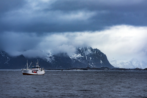 Vissersboot op zee